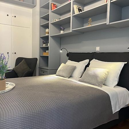 Appartamento Living Near Acropolis By Sylvia Staikou 2Nd & 3D Floor Atene Esterno foto