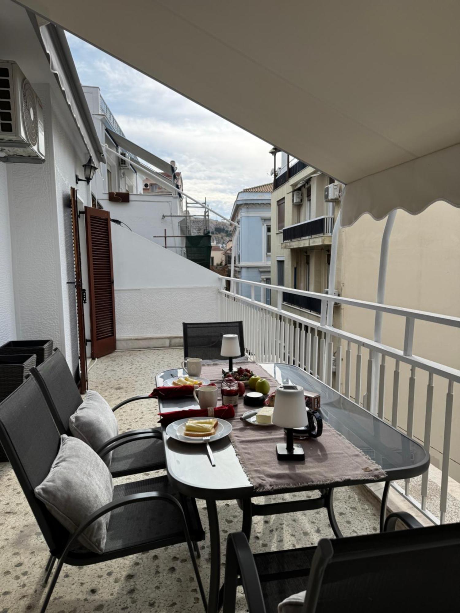 Appartamento Living Near Acropolis By Sylvia Staikou 2Nd & 3D Floor Atene Esterno foto