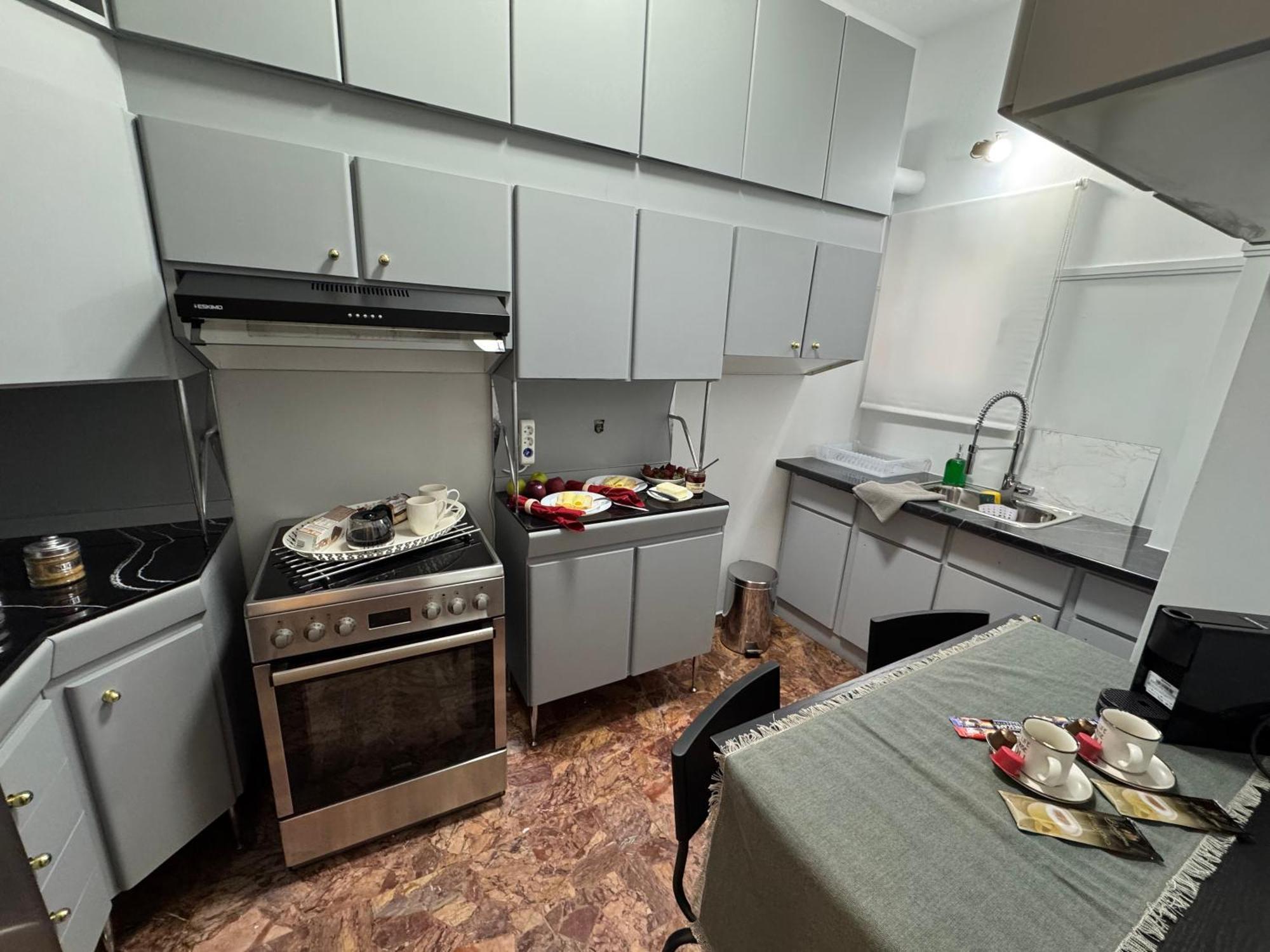 Appartamento Living Near Acropolis By Sylvia Staikou 2Nd & 3D Floor Atene Esterno foto