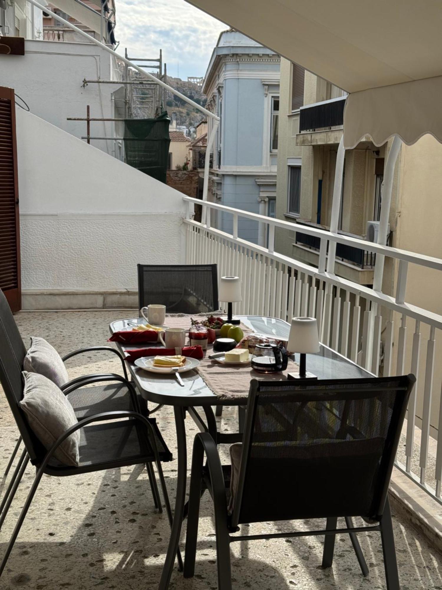Appartamento Living Near Acropolis By Sylvia Staikou 2Nd & 3D Floor Atene Esterno foto