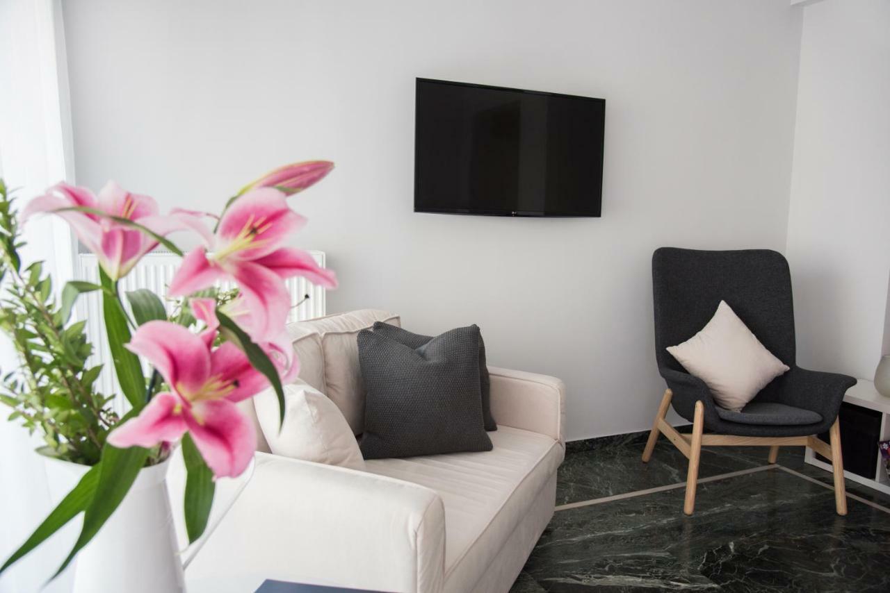 Appartamento Living Near Acropolis By Sylvia Staikou 2Nd & 3D Floor Atene Esterno foto