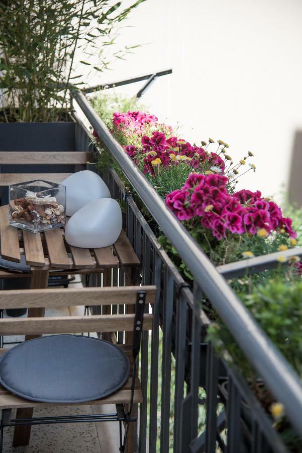 Appartamento Living Near Acropolis By Sylvia Staikou 2Nd & 3D Floor Atene Esterno foto