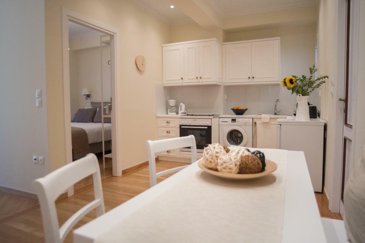Appartamento Living Near Acropolis By Sylvia Staikou 2Nd & 3D Floor Atene Esterno foto